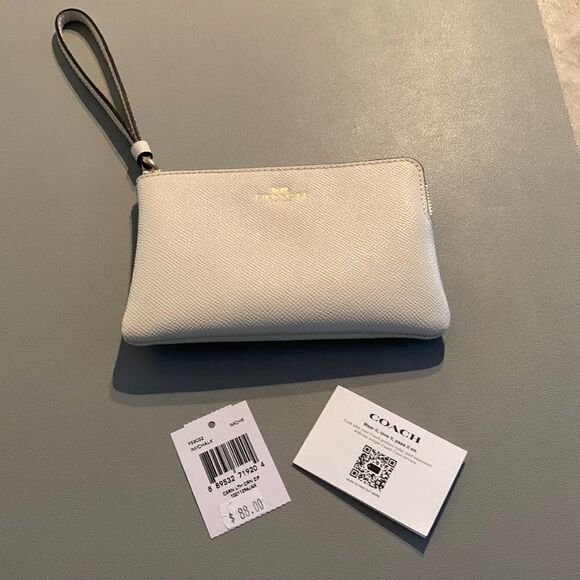 COACH Wristlet NWT - Picture 1 of 4